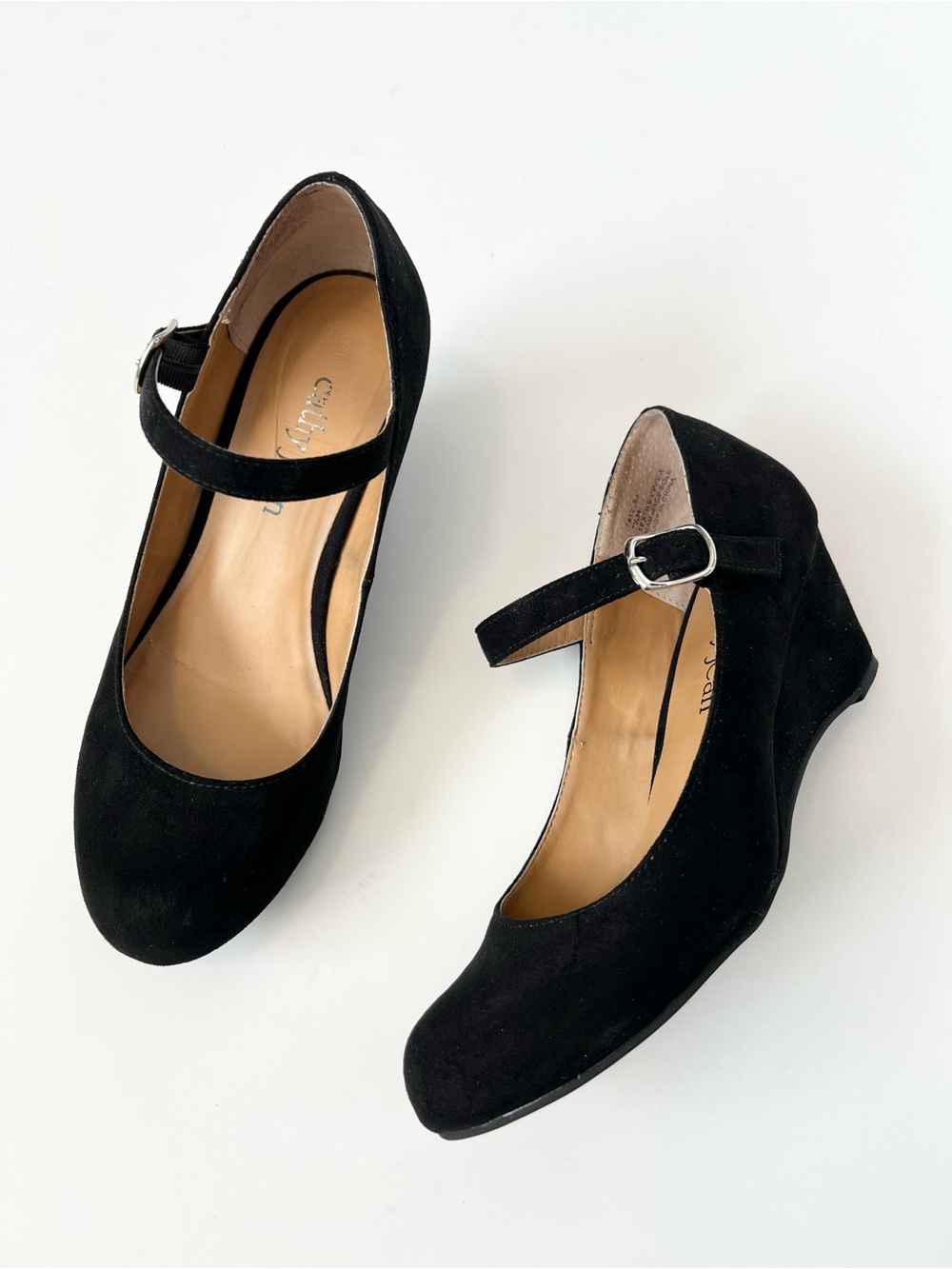 Cathy Jean black faux suede MaryJane wedge pumps Size 7.5 Vegan Classic Feminine